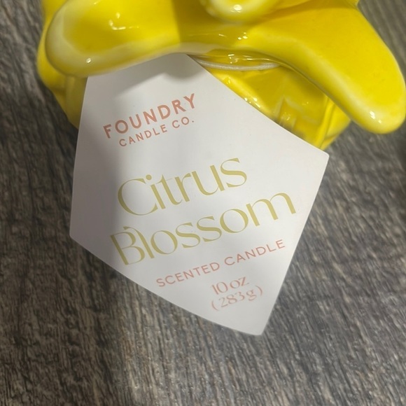 Citrus blossom Pineapple candle - Picture 8 of 9